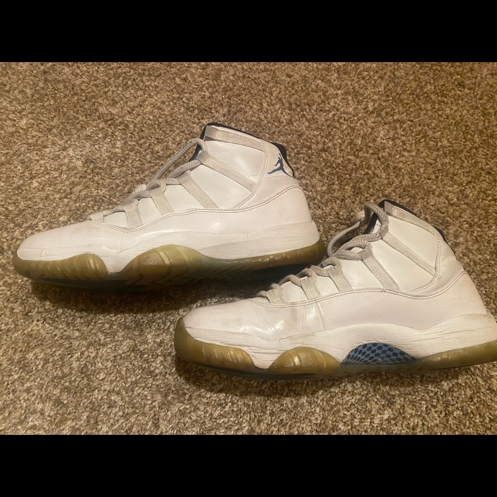 USED Air Jordan 11 Retro Columbia Legend Blue - Size 10